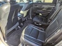 2017 toyota highlander xle leather 1 owner!!!! Lebanon - Image 9