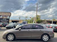 2010 HONDA CIVIC LOW MILES GREAT ON GAS RUNS GREAT WARRANTY FEASTERVILLE - Image 4