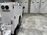 2017 Ford F350 DRW XLT Extended Cab 4wd Utility Bed Mid TN - Image 9