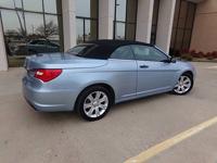 2012 Chrysler 200 2dr Conv Touring - Image 4