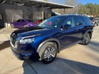 2024 Nissan Pathfinder SL Stockbridge - Image 3