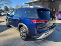 2024 Nissan Pathfinder SL Stockbridge - Image 4