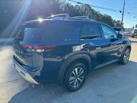 2024 Nissan Pathfinder SL Stockbridge - Image 5