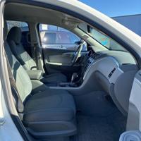 2011 Chevrolet Traverse - FINANCING AVAILABLE! - Dealmaker Auto Sales DEALMAKER AUTO SALES - - Image 10