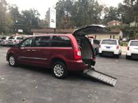 2015 *Chrysler* *Town* ** *Country* *HANDICAP* *WHEELCHAIR* Chrysler Town & Country - Image 4
