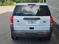 2004 Saturn Vue **Clean**Low Miles** De Bary - Image 9