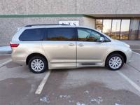 34K MILE TOYOTA SIENNA LMTED LEATHER HANDICAP WHEELCHAIR PWR RAMP VAN Irving, TX - Image 3