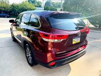 2019 Toyota Highlander XLE PREMIUM SUV WITH 3rd ROW SEAT ! ! LOW MILEA PHILADELPHIA - Image 6
