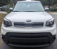 KIA SOUL SUV -ONLY 20,000 MILES-STICKSHIFT-KIA DEALER SERVICED- 35 MPG POWDER SPRINGS - Image 2