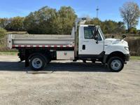 2014 INTERNATIONAL 4x4 HD DUMP TRUCK Plow 300hp 16K AC AUTO UNDER CDL! St Joseph MO - Image 3