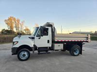 2014 INTERNATIONAL 4x4 HD DUMP TRUCK Plow 300hp 16K AC AUTO UNDER CDL! St Joseph MO - Image 4