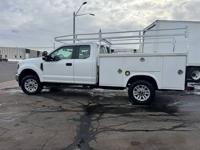 2019 Ford f-250 f250 f 250 XL ROYAL UTILITY BED! POWER INVERTER! 4X4! - Image 3