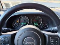 2015 Jeep Wrangler Unlimited Sport 4x4 4dr SUV East Brunswick, NJ - Image 9