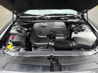 2022 Dodge Challenger SXT AWD 1k miles only (Clean Title) Seattle - Image 5