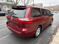 2018 Toyota Sienna L Staten Island NY - Image 8