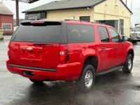 2007 Chevrolet Suburban 2500 LS / 4WD / 6.0L VORTEC V8 / ONLY 45K ! Suburban In Beaverton - Image 9