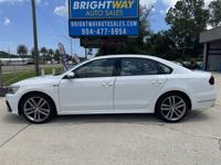 2018 Volkswagen Passat R-Line *** WE FINANCE EVERYONE *** Blanding Blvd Jacksonville - Image 3