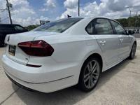 2018 Volkswagen Passat R-Line *** WE FINANCE EVERYONE *** Blanding Blvd Jacksonville - Image 6