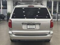 2005 Chrysler Town & Country Limited With Only 83,742 Miles multnomah county - Image 6