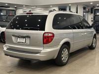 2005 Chrysler Town & Country Limited With Only 83,742 Miles multnomah county - Image 7