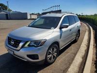 2017 NISSAN PATHFINDER, 3 row seats, loaded, silver,reduced for FEB.!! LA MESA - Image 2