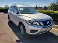 2017 NISSAN PATHFINDER, 3 row seats, loaded, silver,reduced for FEB.!! LA MESA - Image 3