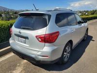 2017 NISSAN PATHFINDER, 3 row seats, loaded, silver,reduced for FEB.!! LA MESA - Image 4