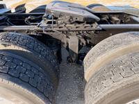 2018 Freightliner Cascadia Evolution DD15 and Auto!! Lone Jack - Image 7