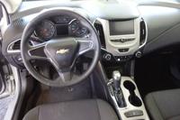 2018 Chevrolet Cruze - FINANCING AVAILABLE! - Dealmaker Auto Sales - DEALMAKER AUTO SALES - - Image 9