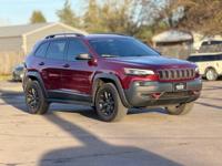 2019 JEEP CHEROKEE TRAILHAWK Salem - Image 2