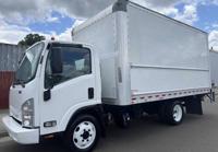 2017 Isuzu NRR box truck with liftgate Milwaukie - Image 2