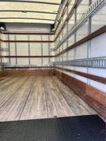 2017 Isuzu NRR box truck with liftgate Milwaukie - Image 4