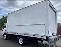 2017 Isuzu NRR box truck with liftgate Milwaukie - Image 6