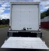 2017 Isuzu NRR box truck with liftgate Milwaukie - Image 8