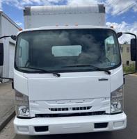 2017 Isuzu NRR box truck with liftgate Milwaukie - Image 9