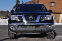 2011 Nissan Frontier SV 4WD CREW CAB 95 4 door K Great on gas WARRANTY bucks county phila - Image 4