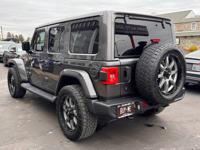 2018 JEEP WRANGLER UNLIMITED SAHARA / FULLY LOADED ** CUSTOM ** FEASTERVILLE - Image 7