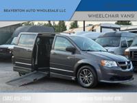 2015 Dodge Grand Caravan - WHEELCHAIR VAN / HANDICAP / SWIVEL SEAT !!! Grand caravan wheelchain van Beaverton - Image 3