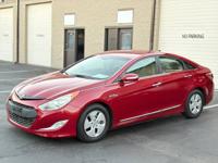 2012 Hyundai Sonata Hybrid – Leather – Low Miles – Excellent Value hybrid in Beaverton - Image 3