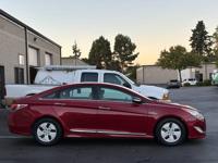 2012 Hyundai Sonata Hybrid – Leather – Low Miles – Excellent Value hybrid in Beaverton - Image 5