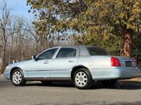 2007 Lincoln Town Car Signature Limited 4dr Sedan East Brunswick, NJ - Image 4