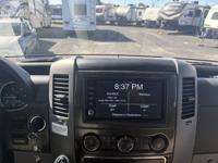 2016 WINNEBAGO NAVION 24V Santee Mackey Motors - Image 8