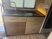 2016 WINNEBAGO NAVION 24V Santee Mackey Motors - Image 9