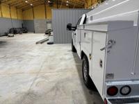 2017 Ford F350 XL Regular Cab 2wd Utility Bed Mid TN - Image 10