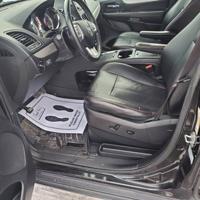 2016 DODGE GRAND CARAVAN R/T SHARP!! Schererville - Image 8