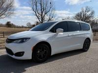 2018 Chrysler Pacifica S Touring L Plus - 117K - 1 owner!!! - Image 2