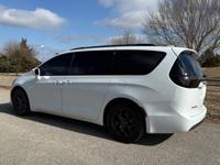 2018 Chrysler Pacifica S Touring L Plus - 117K - 1 owner!!! - Image 5