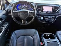 2018 Chrysler Pacifica S Touring L Plus - 117K - 1 owner!!! - Image 9