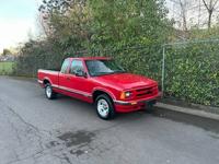 1997 Chevrolet S-10 Extra Cab Pickup truck *Extra nice. 5 speed Salem - Image 3