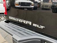 2007 GMC Sierra 1500 SLT 4dr Crew Cab 4WD 5.8 ft. SB (6215 SE 82 AVE P - Image 9